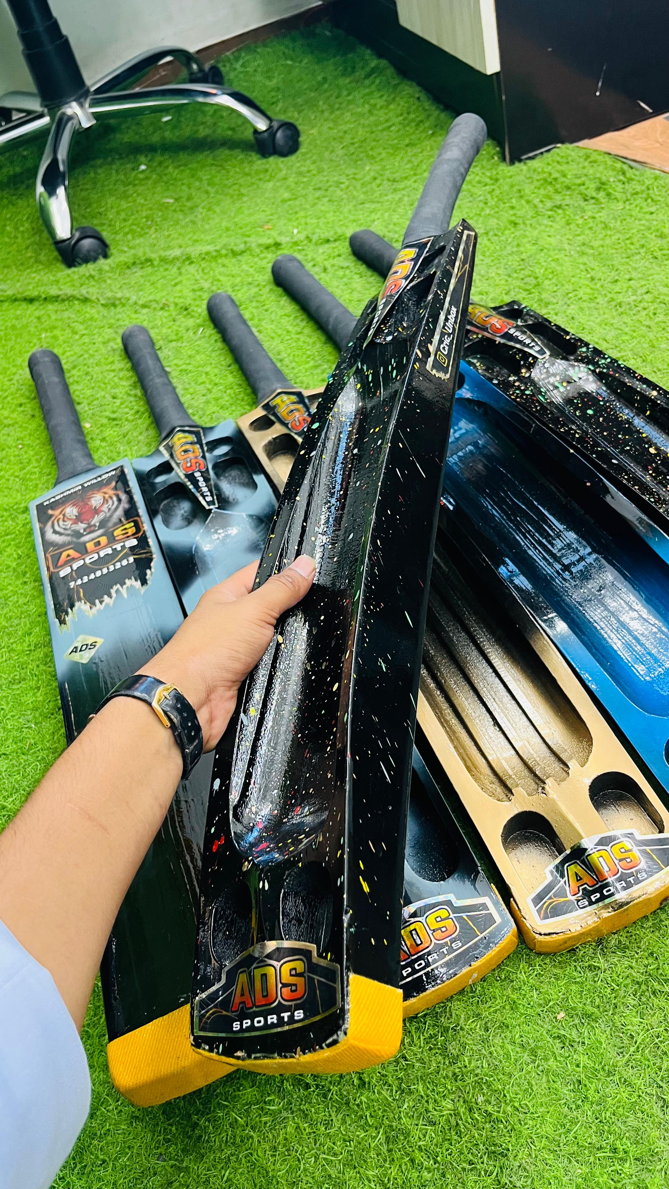 Hard tennis Rainy season bats